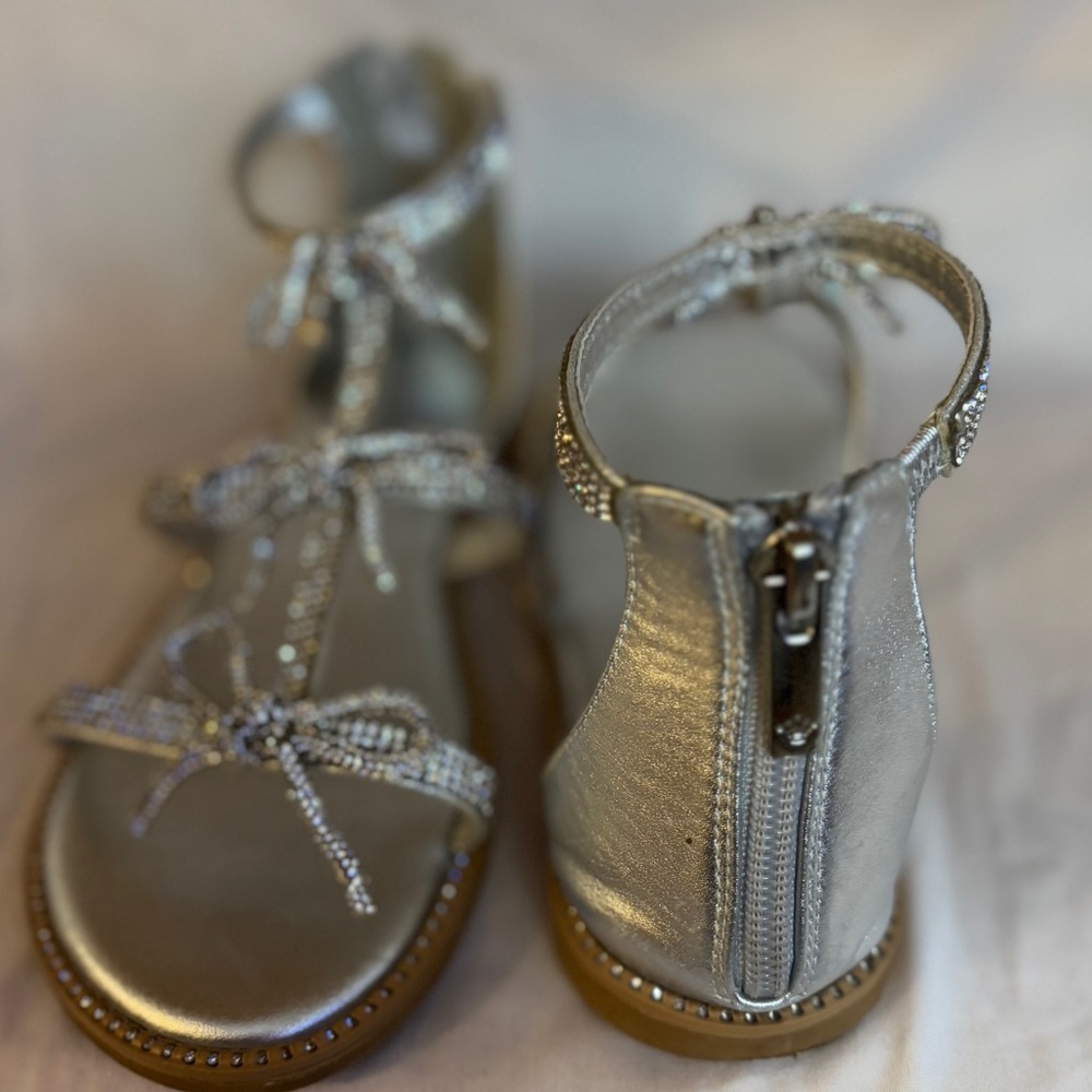 Nina girls comfort sandal silver shiny party summer zipper closure bows SZ 4 - Picture 4 of 6